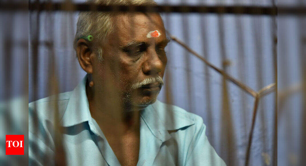 Coimbatore weavers survive against all odds | Coimbatore News - Times