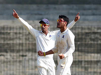 Ranji Trophy: Offie Bijoy Chatterjee spins Bengal back into contention