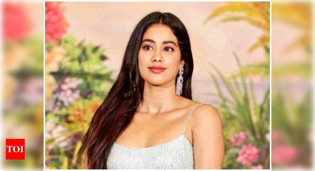 Throwback This Throwback Picture Of Janhvi Kapoor Proves That She Always Loved The Camera