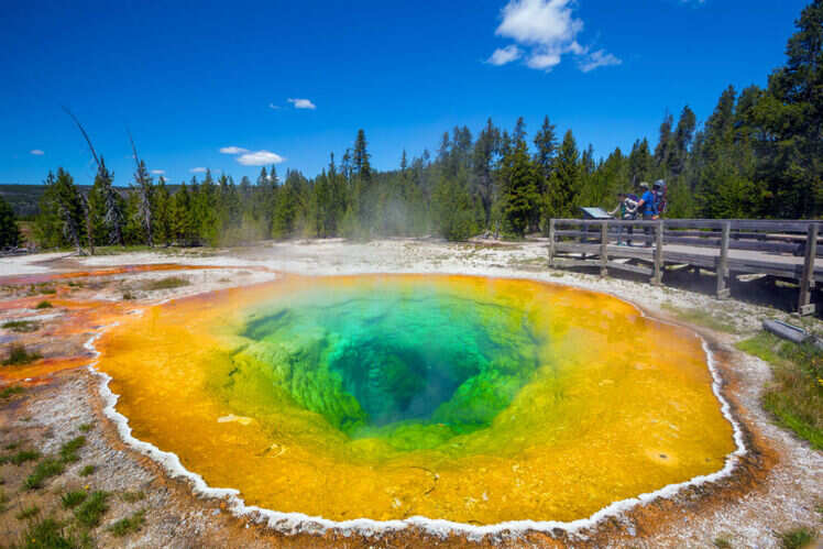 Yellowstone National Park is a visual treat, have a look at these ...