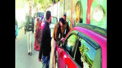 Woman officer challans Uttarkashi DM’s car