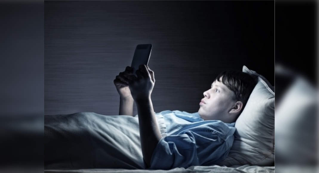 Cell phones and sleep deprivation: Here's how your phone might be ...