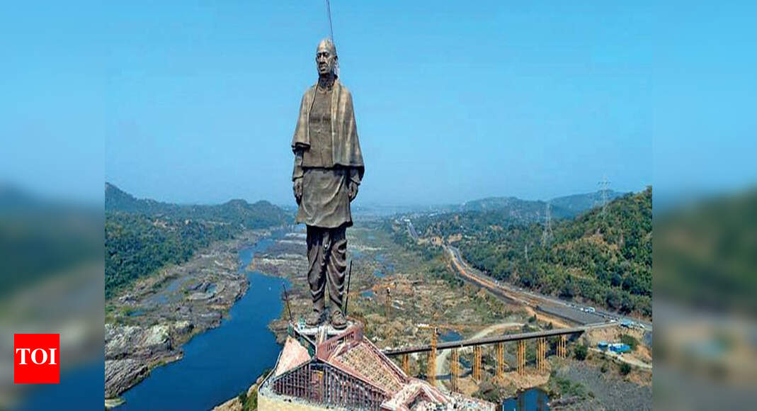 Statue Of Unity Malfunctioning lift at Statue of Unity leaves visitors