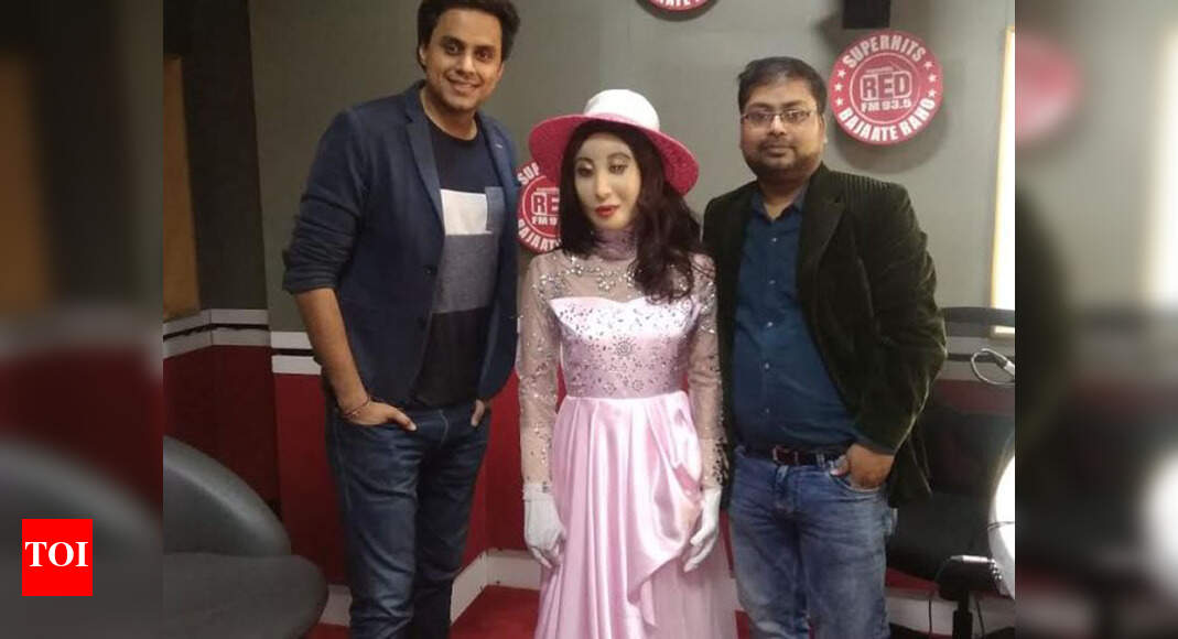 Humanoid from Ranchi enthrals radio listeners in National Capital ...