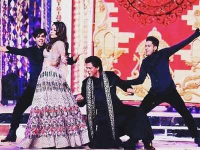 Video: Shah Rukh Khan and Gauri Khan groove together on 'Dilli Wali Girlfriend' at Isha Ambani's wedding bash