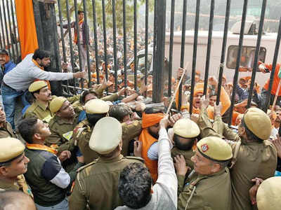 Sangh Parivar puts government on notice, seeks law on mandir