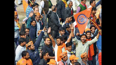 Temple run: Saffron surge slows down Delhi