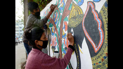 Madhubani paintings beautify walls in Patna
