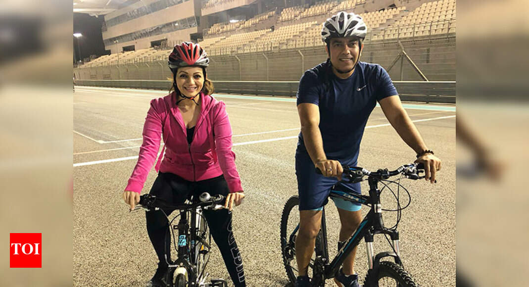 A couple that cycles together, stays together! - Times of India