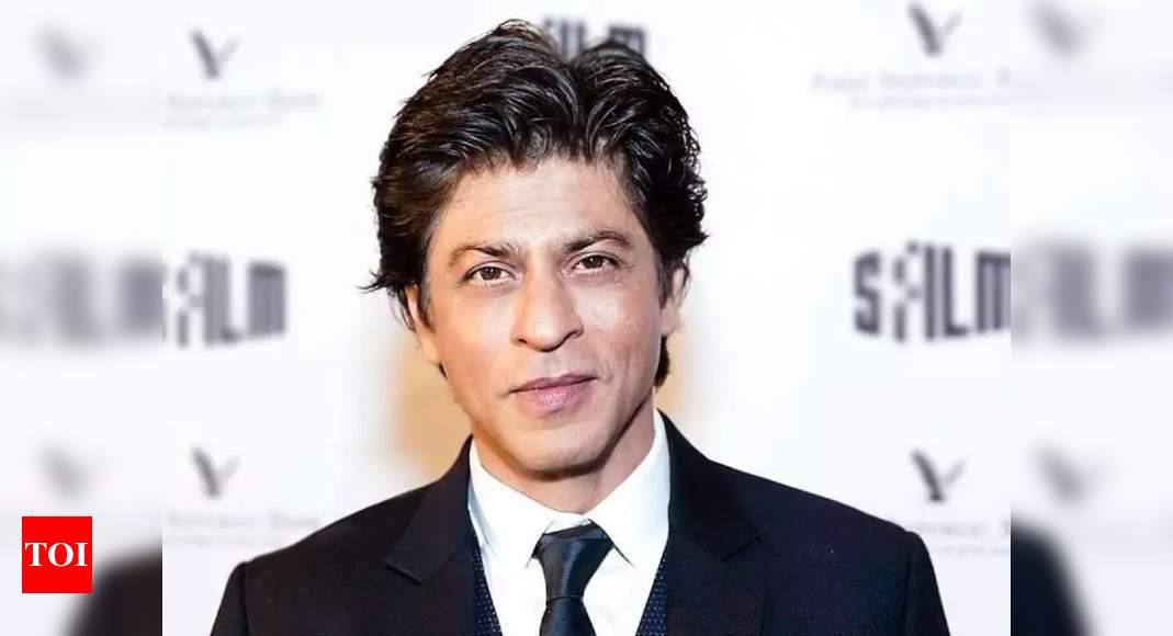 zero-shah-rukh-khan-explains-the-meaning-of-husn-parcham-hindi