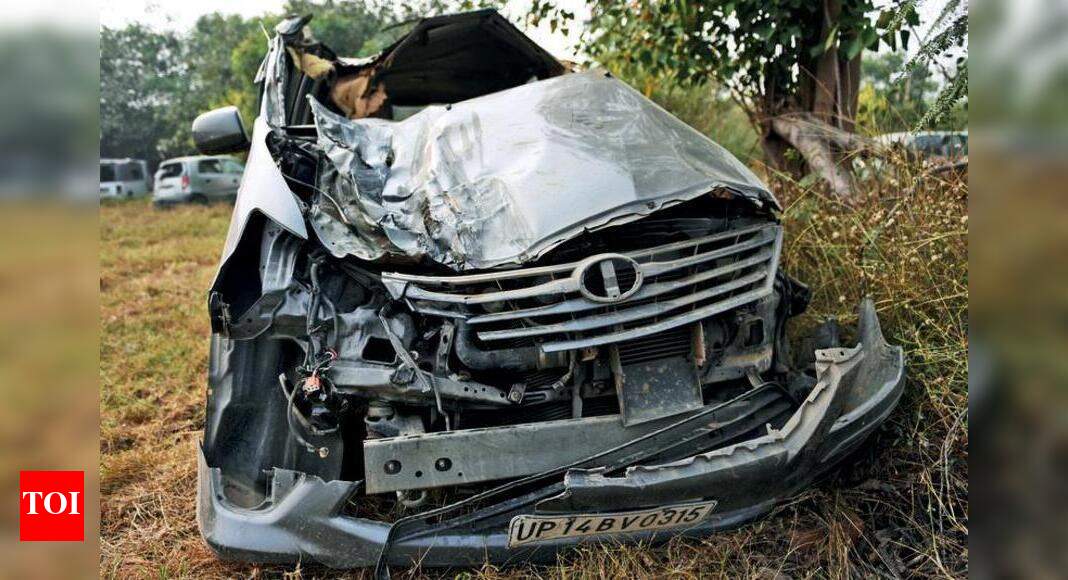 1 killed, 7 of family injured in Yamuna expressway accident Noida