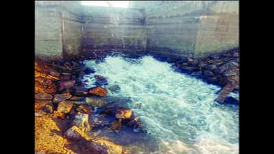 Morab villagers begin to refill lake with canal water