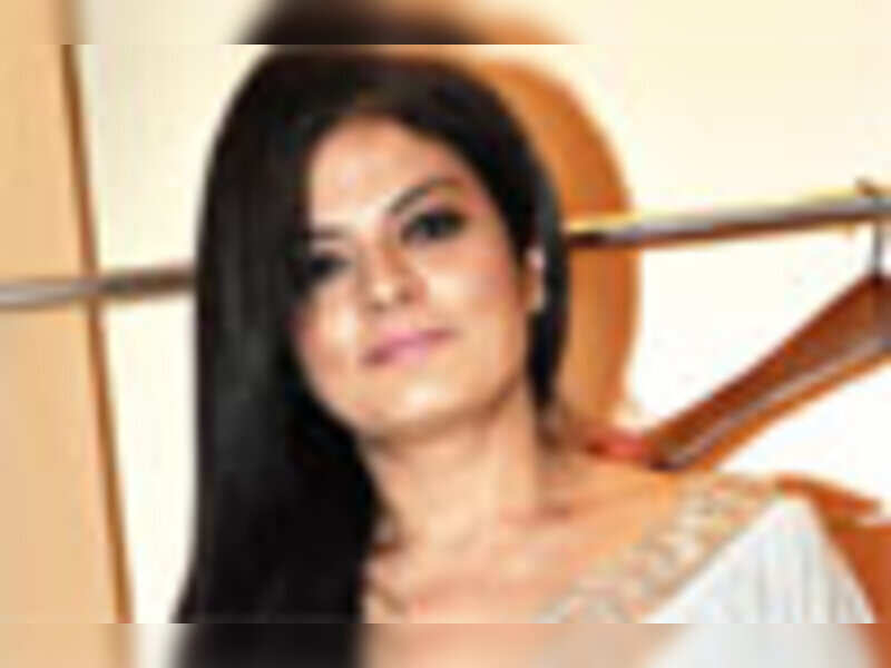 Nisha Sagar's fashionable do! | Events Movie News - Times of India Nisha Sagar's fashionable do! | Events Movie News - Times of India