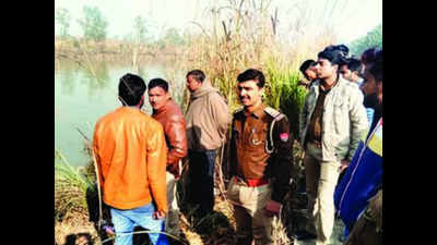 Car carrying 3 HCL employees plunges into canal in Meerut, one feared dead