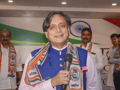 Congress shouldn't allow BJP to hijack narrative in 2019: Shashi Tharoor