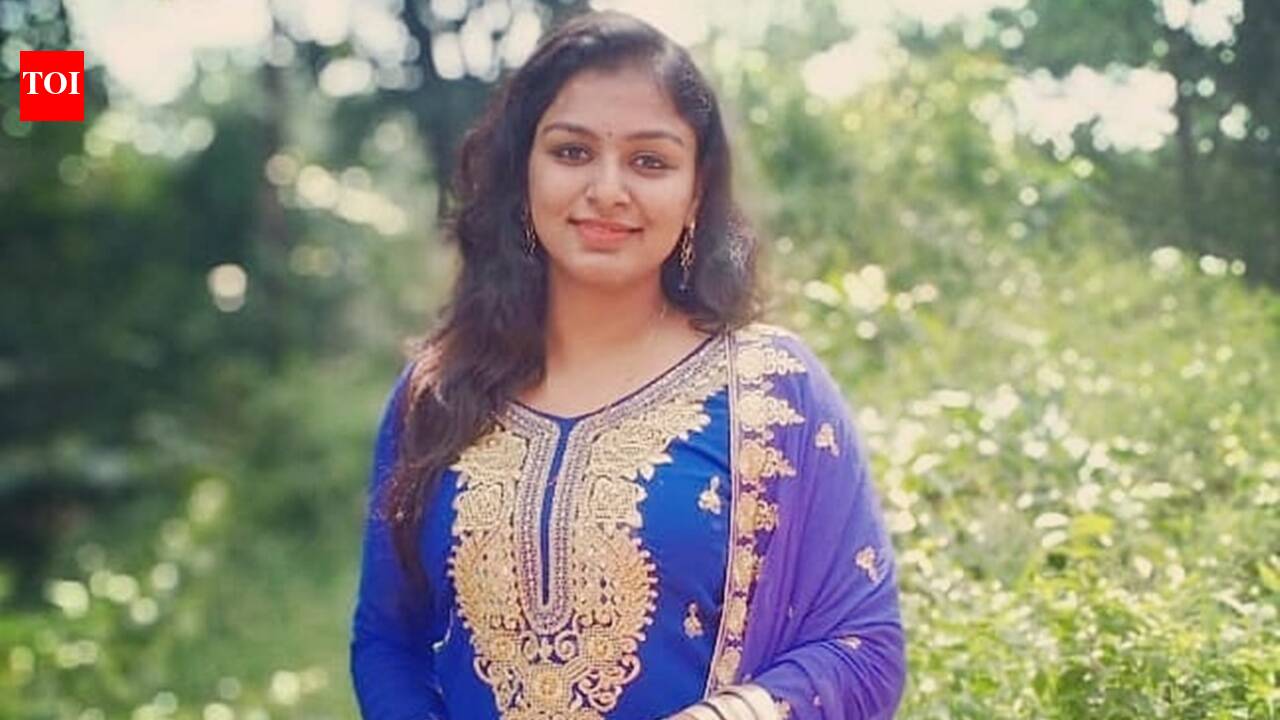 Karuthamuthu: Rini Raj shares a cute video with her on-screen daughter ...
