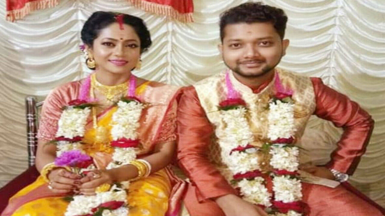 Actors Mahua Haldar and Aritra Dutta get married in a private ceremony -  Times of India