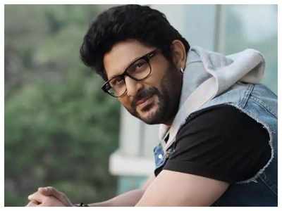 Arshad Warsi's dance moves will make you groove; Watch the video | Hindi  Movie News - Times of India