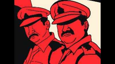 Pune cops extern five criminals from district limits