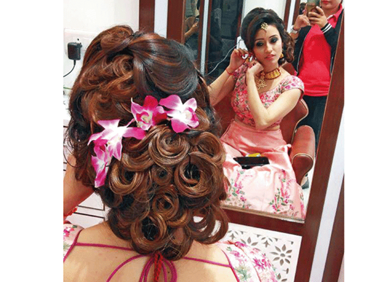 Fishtail braids, French twist buns are Bareilly brides' top picks |  Bareilly News - Times of India