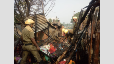 Kolkata: Salt Lake shanty fire renders 22 families homeless