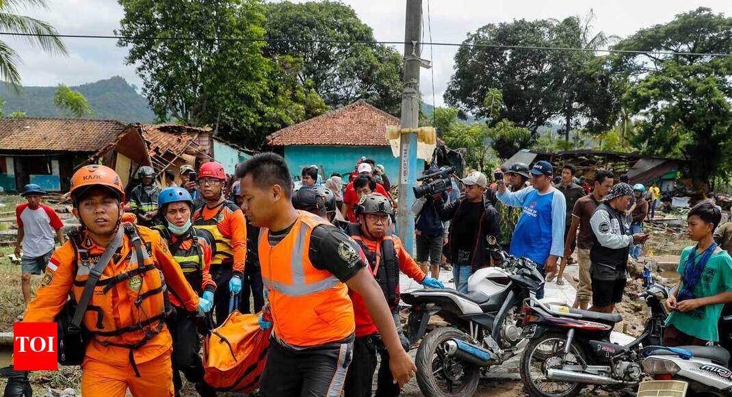QnA VBage Indonesia tsunami toll hits 373; hunt on for victims