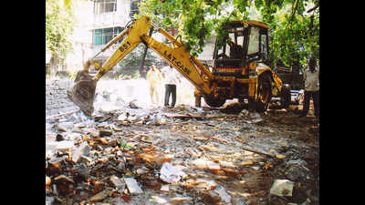 70 roadside encroachments around temple removed