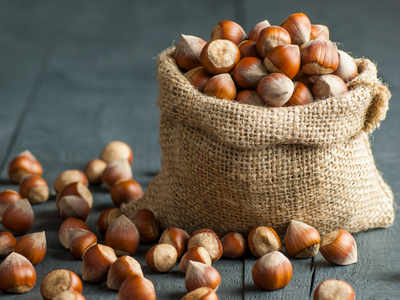 5 health benefits of eating hazelnuts