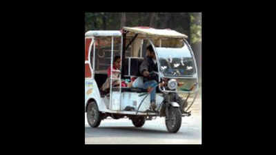 Lucknow: E-rickshaws banned on 36 more routes