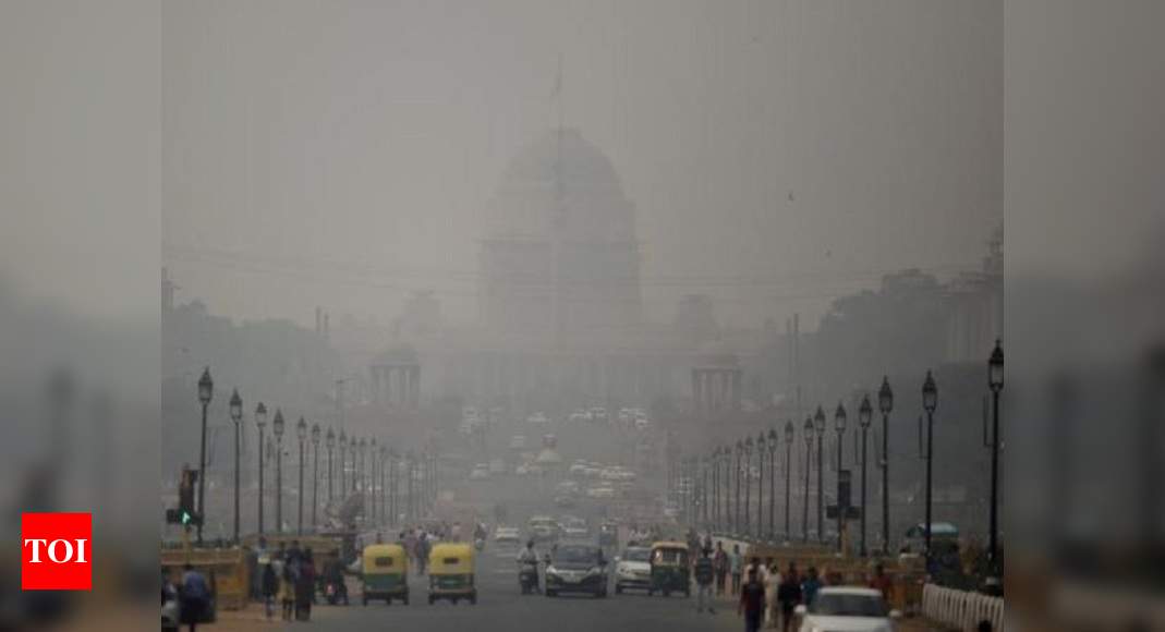 AQI at cusp of 400, to rise as wind speed dips | Delhi News - Times of ...