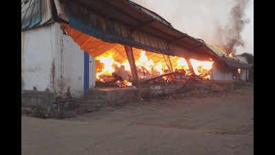 Major fire guts 18 godowns in Thane's Bhiwandi