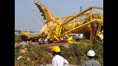One killed, six injured after cranes collapse at Kakinada Sea Port