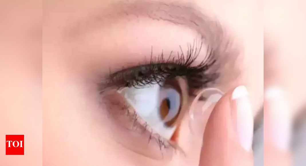 Sleeping in contact lenses can cause dangerous eye infections Times of India