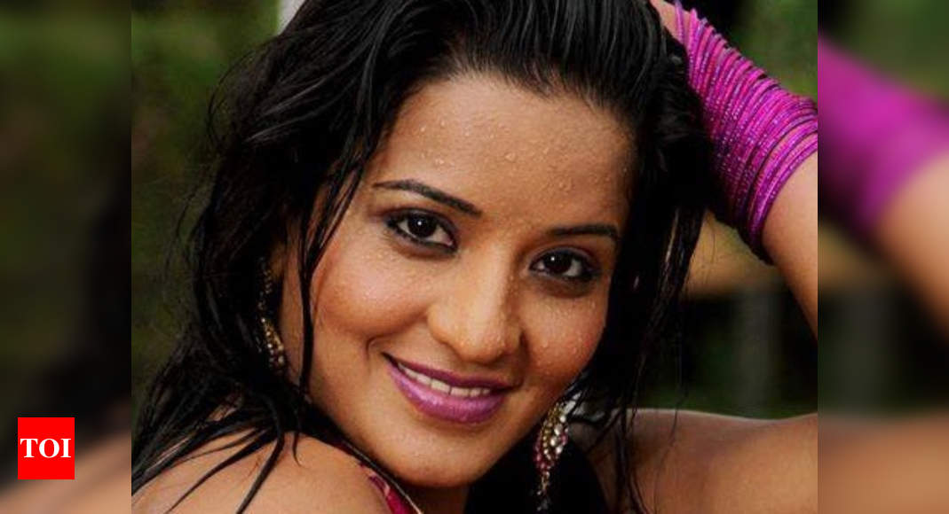 Bhojpuri Monalisa Ka Xxx - Bhojpuri actress Monalisa's top songs from 2018 | Bhojpuri Movie News -  Times of India