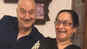 Anupam Kher wishes New Year in most adorable way with mother