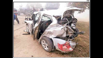 Fog causes 12-car pile-up, woman, daughter killed