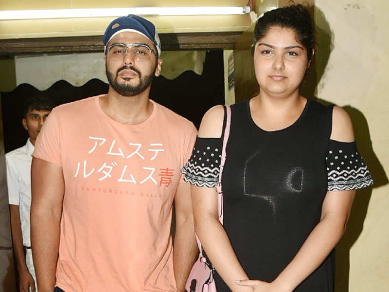 Arjun Kapoor decorates the house as sister Anshula Kapoor returns from  Singapore | Hindi Movie News - Times of India