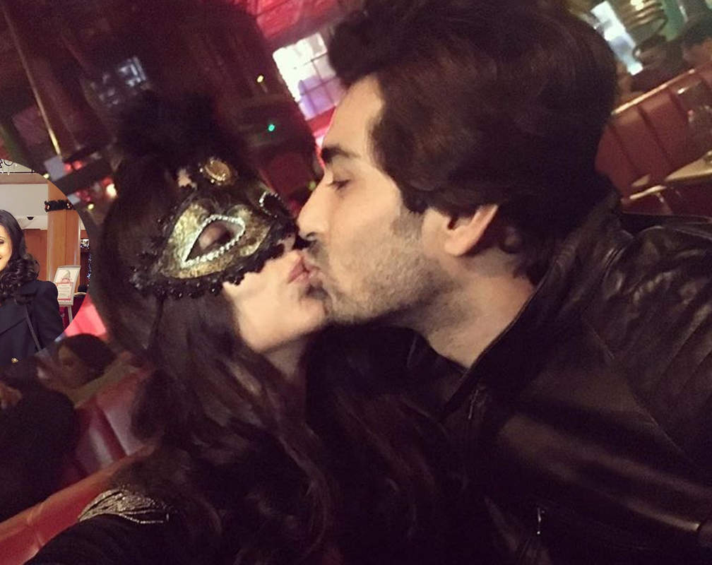 
TV stars Sanaya Irani and Mohit Sehgal ring in New Year with a kiss
