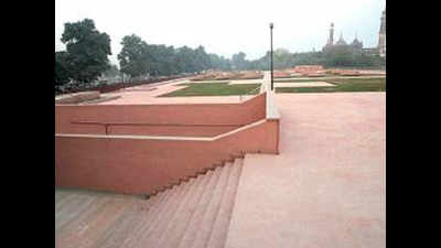 Amphitheatre overlooking Bada Imambara by January-end