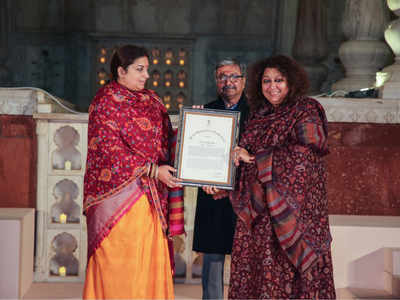Madhu Jain Honoured by Ministry of Textiles' Award for Special Recognition in Textile Sector