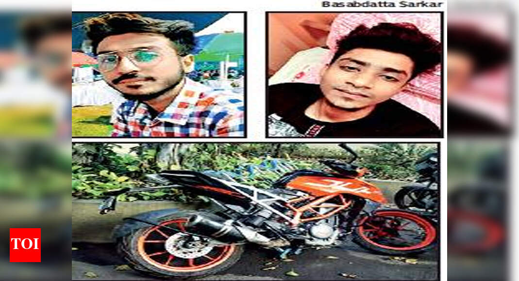 Two helmetless bikers die in crash | Kolkata News - Times of India