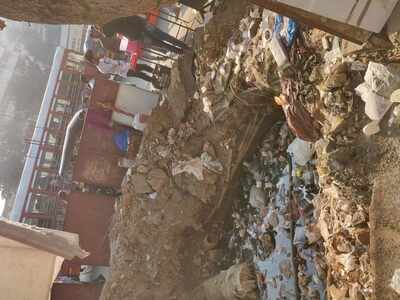 Mess In Crowded place - Times of India