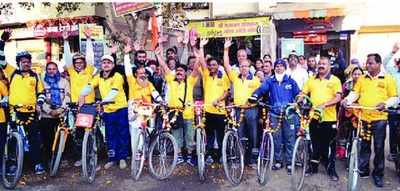 Nashikites took out cycle wari to Shegaon