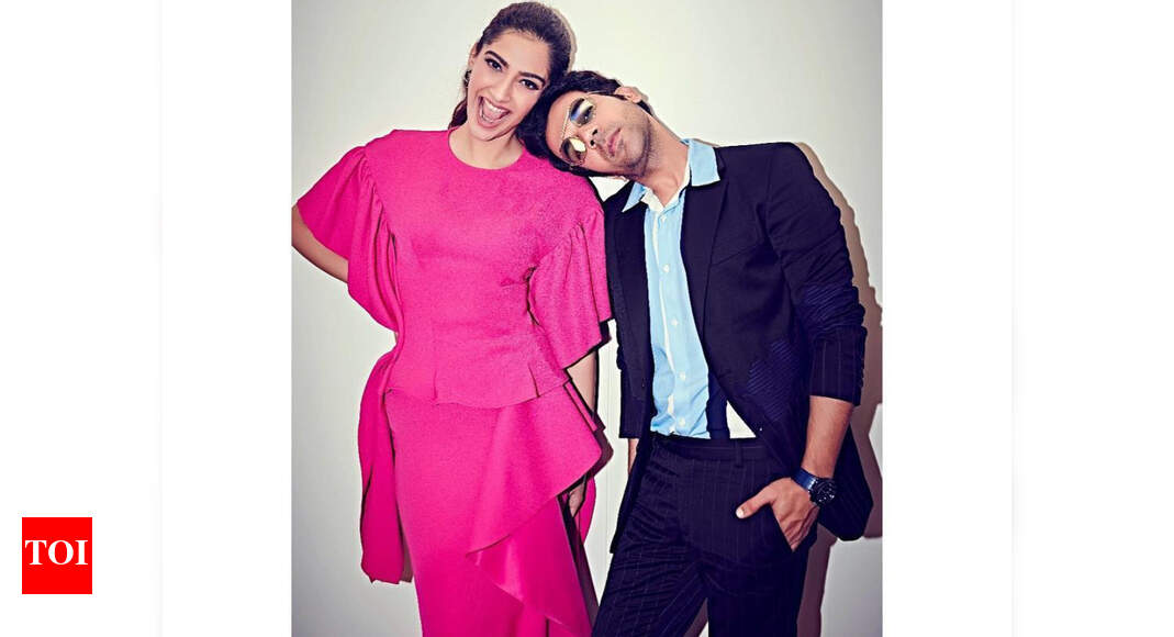 This picture of Sonam Kapoor and Rajkummar Rao is something you shouldn ...