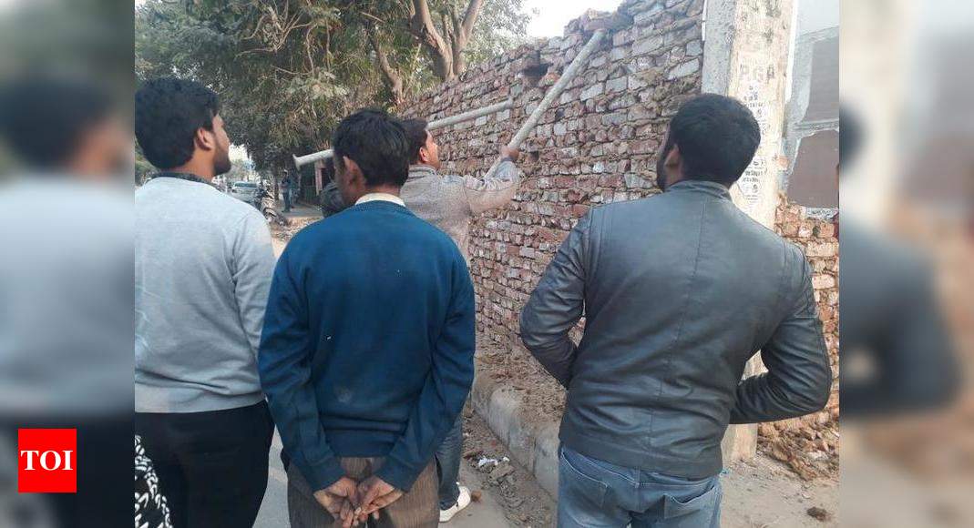 35 MCG teams to check encroachments in public spaces | Gurgaon News ...