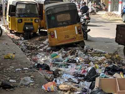 Garbage opposite eatery in Sastrinagar Ist main rd