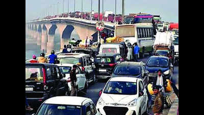 Farakka bridge closure leads to massive jam in Bhagalpur