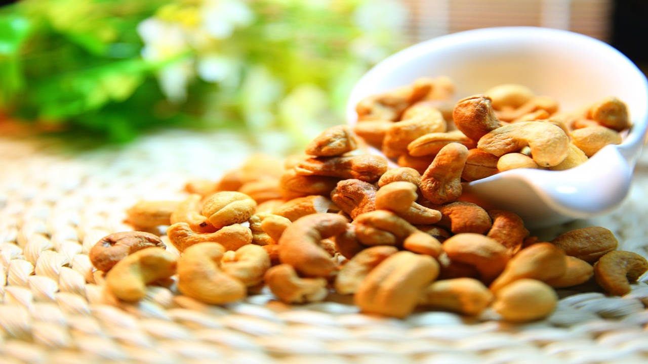 5 Healthy Nuts To Add To Your Diet