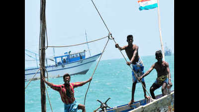 Sri Lankan navy detains nine Indian fishermen