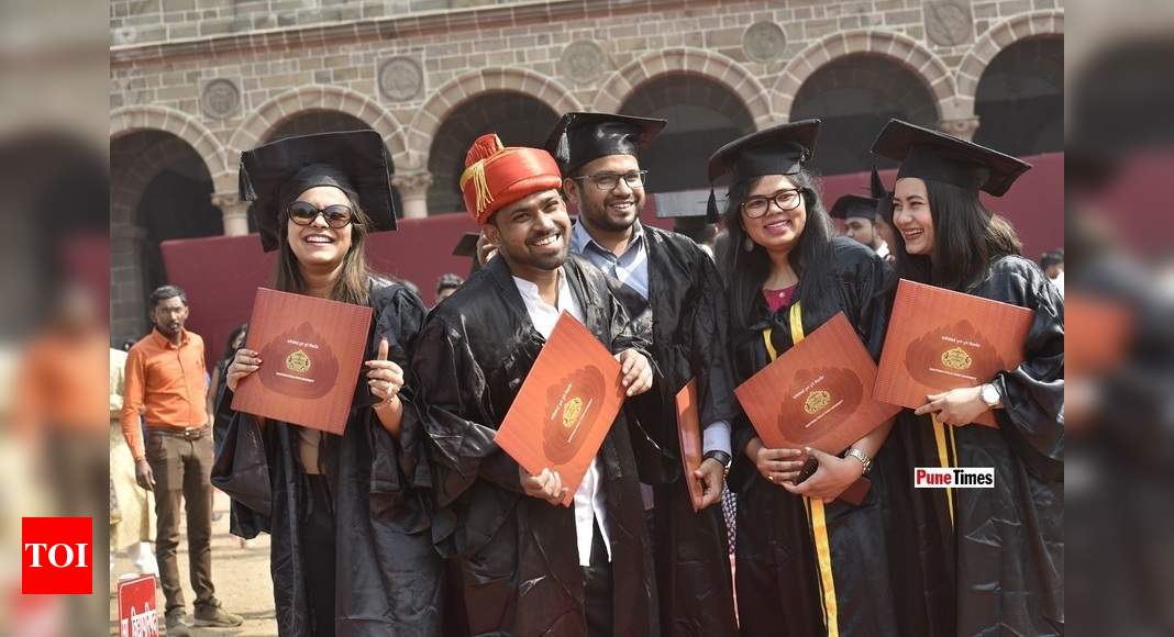 Talking Point: Can ethnic attire in convocation ceremonies inculcate  national pride - Times of India